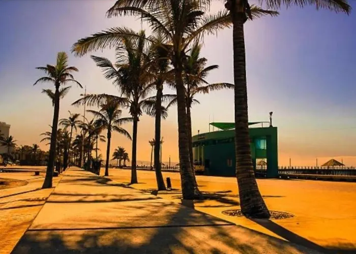 Durban Beachfront - Tenbury 903